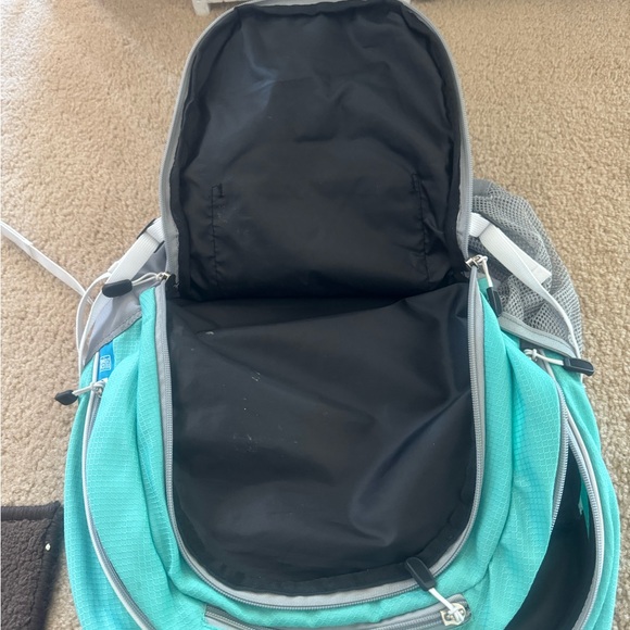 Sierra Expedition Tech Zone - Picture 6 of 7